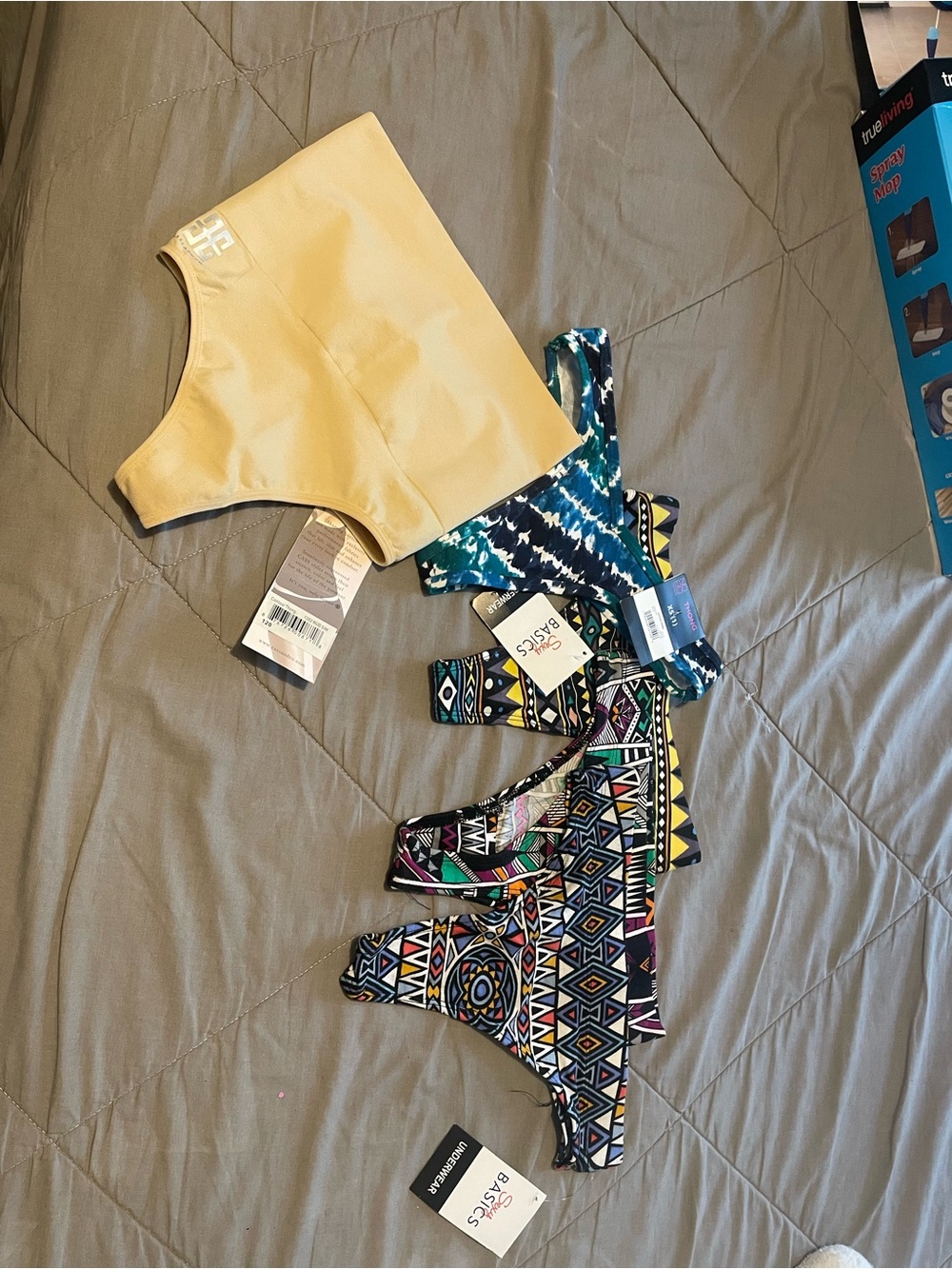 Women’s Beige Seamless Bralette with Multicolor Printed Thongs - 4-Pack
